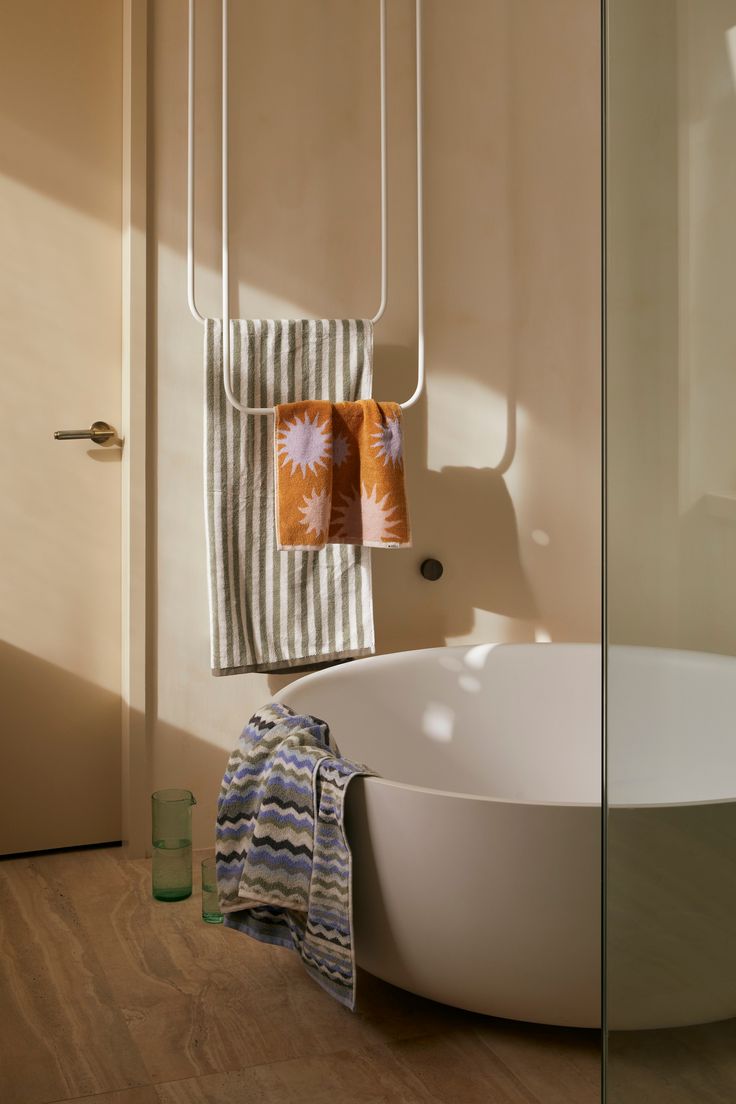 Nói thật: Phơi khăn tắm sai cách khiến vi khuẩn tăng gấp 3 lần, sớm muộn cũng 