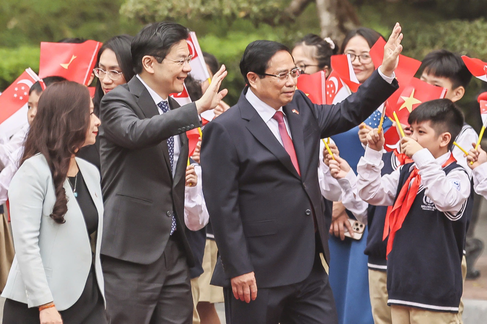 Bùng nổ MXH: Thủ tướng Singapore đăng video cùng Thủ tướng Phạm Minh Chính lên TikTok, chèn nhạc Bắc Bling remix- Ảnh 2. Bùng nổ MXH: Thủ tướng Singapore đăng video cùng Thủ tướng Phạm Minh Chính lên TikTok, chèn nhạc Bắc Bling remix- Ảnh 2.
