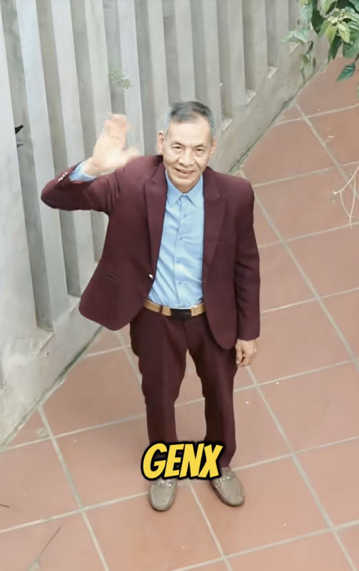 Kể 'kiếp nạn nghỉ hưu', ông lão Hà Nội trở thành 'idol' trên TikTok- Ảnh 1.