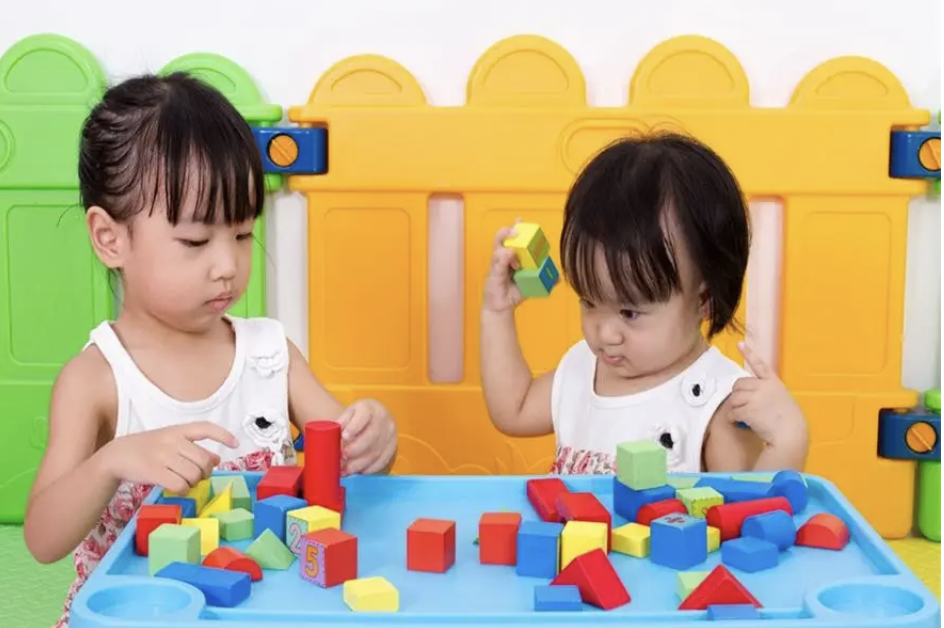 Không phải đánh đập hay la mắng, 4 thứ này của cha mẹ mới tàn phá khủng khiếp tương lai con- Ảnh 2.