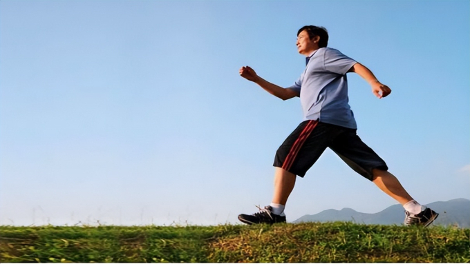 Đi bộ bao nhiêu bước mỗi ngày để khỏe mạnh, sống thọ? Nghiên cứu chỉ ra không phải 10.000 bước như nhiều người nghĩ- Ảnh 2.