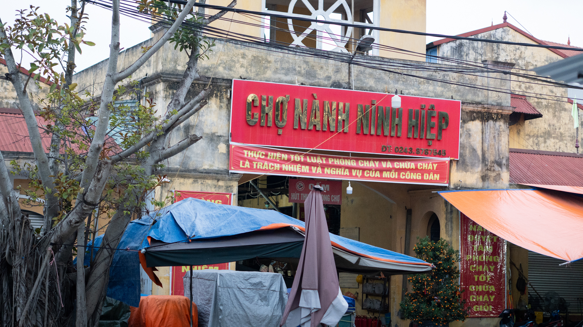 Cảnh bỏ chợ tại nơi từng là thiên đường thời trang sỉ miền bắc, giá thuê ki-ốt lên đến hơn một tỷ đồng/năm- Ảnh 2.