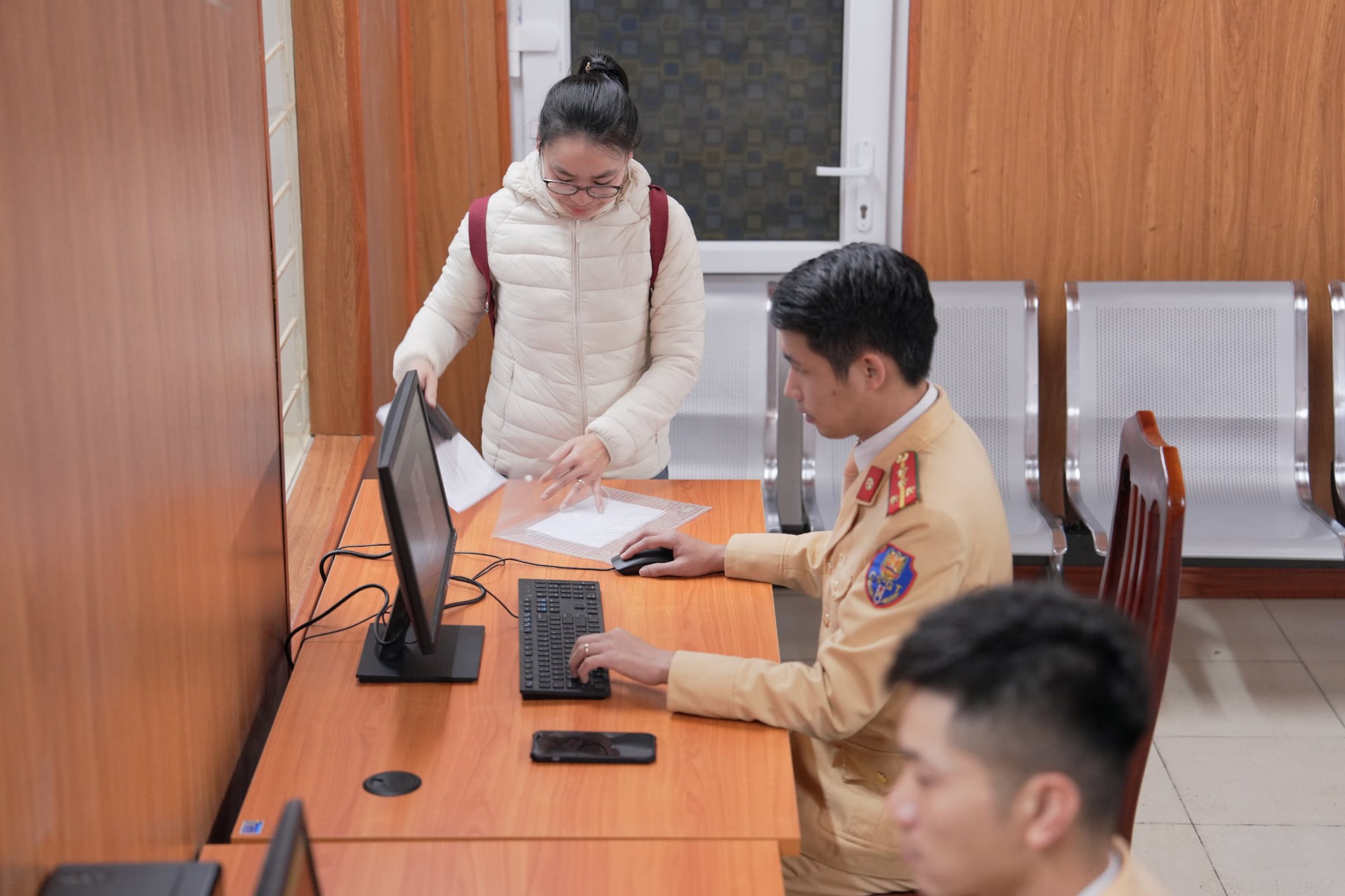 Cục CSGT nêu những trường hợp quá hạn đổi GPLX không phải thi sát hạch lý thuyết- Ảnh 1.