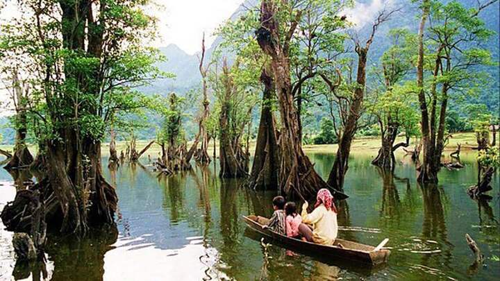 Đến Hà Giang ngắm hồ Noong - chốn 'bồng lai' giữa cao nguyên đá- Ảnh 4. Đến Hà Giang ngắm hồ Noong - chốn 'bồng lai' giữa cao nguyên đá- Ảnh 4.