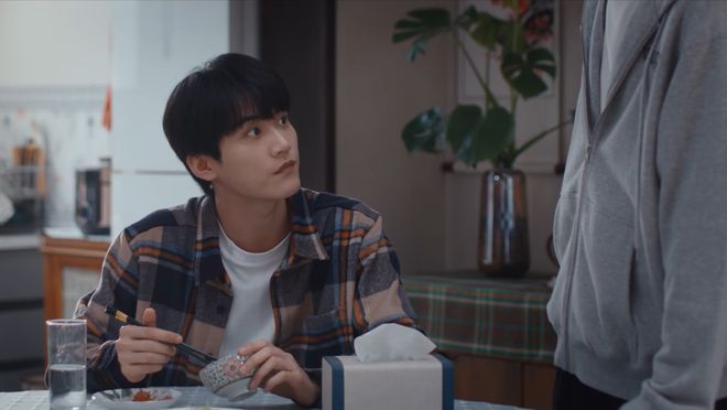 Một thế hệ "những đứa trẻ vàng" đang lặng lẽ chịu tổn thương - Họ không bị đánh mắng, nhưng vẫn mang đầy vết thương lòng- Ảnh 2.