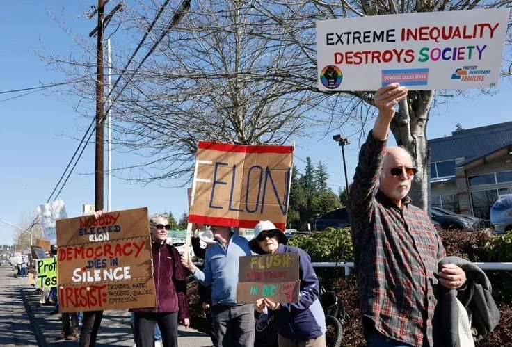 Thời tàn của Tesla: Bị đồng loạt tẩy chay, dân biểu tình kêu gào bán cổ phiếu vì căm ghét Elon Musk- Ảnh 1.