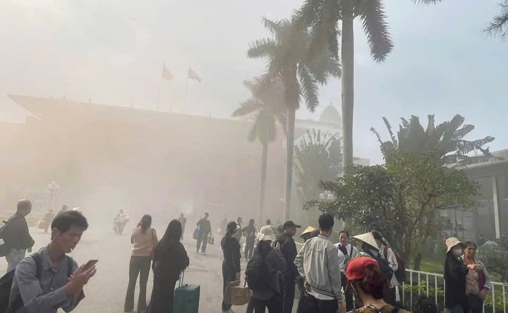 Cháy khu nhập cảnh tại cửa khẩu Quốc tế Móng Cái, Quảng Ninh- Ảnh 1.