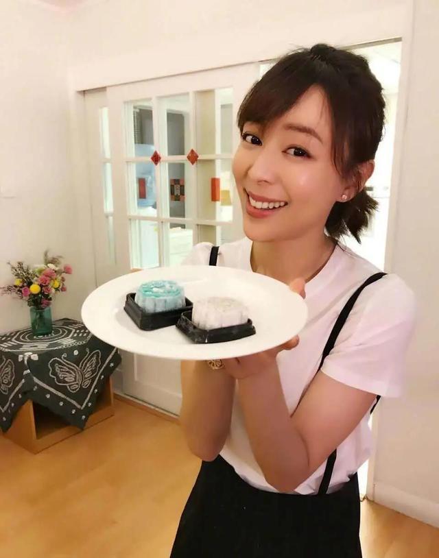 Nữ diễn viên nổi tiếng Nữ diễn viên nổi tiếng