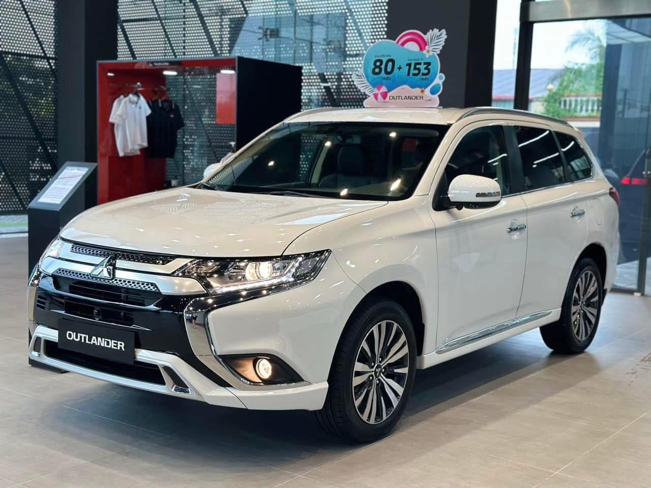 Mitsubishi Việt Nam ‘bỏ rơi’ Pajero Sport, Outlander: Có điểm hơn đối thủ nhưng số đông không mặn mà- Ảnh 4. Mitsubishi Việt Nam ‘bỏ rơi’ Pajero Sport, Outlander: Có điểm hơn đối thủ nhưng số đông không mặn mà- Ảnh 4.
