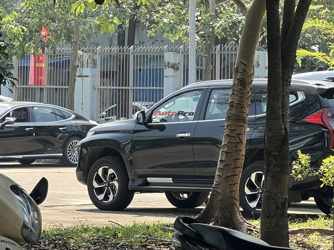 Mitsubishi Việt Nam ‘bỏ rơi’ Pajero Sport, Outlander: Có điểm hơn đối thủ nhưng số đông không mặn mà- Ảnh 7. Mitsubishi Việt Nam ‘bỏ rơi’ Pajero Sport, Outlander: Có điểm hơn đối thủ nhưng số đông không mặn mà- Ảnh 7.