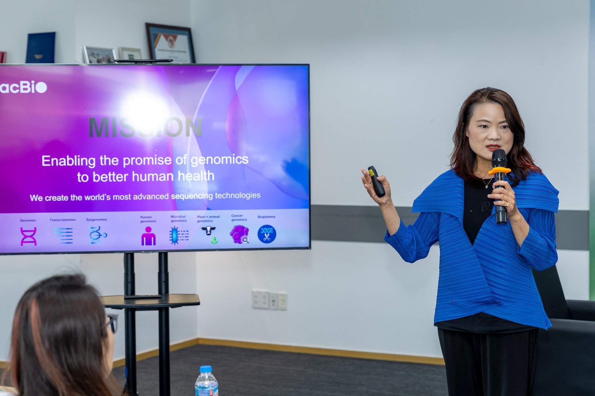 DN về giải trình tự gen được SoftBank đầu tư gần 1 tỷ USD - PacBio đến Việt Nam bán hàng: Rào cản lớn nhất là vấn đề giá cả- Ảnh 2.