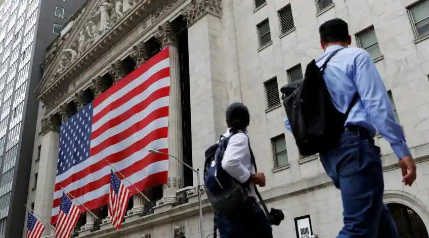 Elon Musk ‘cưa ghế’ hàng nghìn công chức, đẩy tỷ lệ sa thải Mỹ tăng cao nhất gần 5 năm: Thị trường lao động liệu có biến động mạnh khiến Fed phải thay đổi chính sách lãi suất?- Ảnh 1.