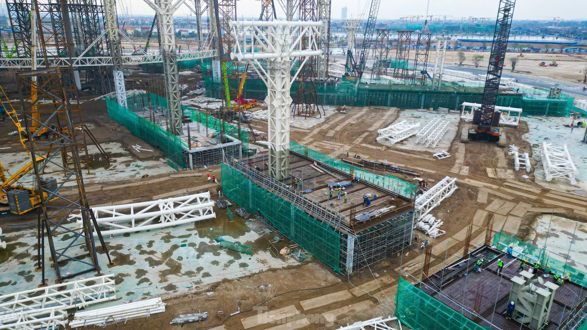 Trung tâm hội chợ Triển lãm Quốc gia hơn 7.000 tỷ đồng dần lộ hình hài- Ảnh 6.