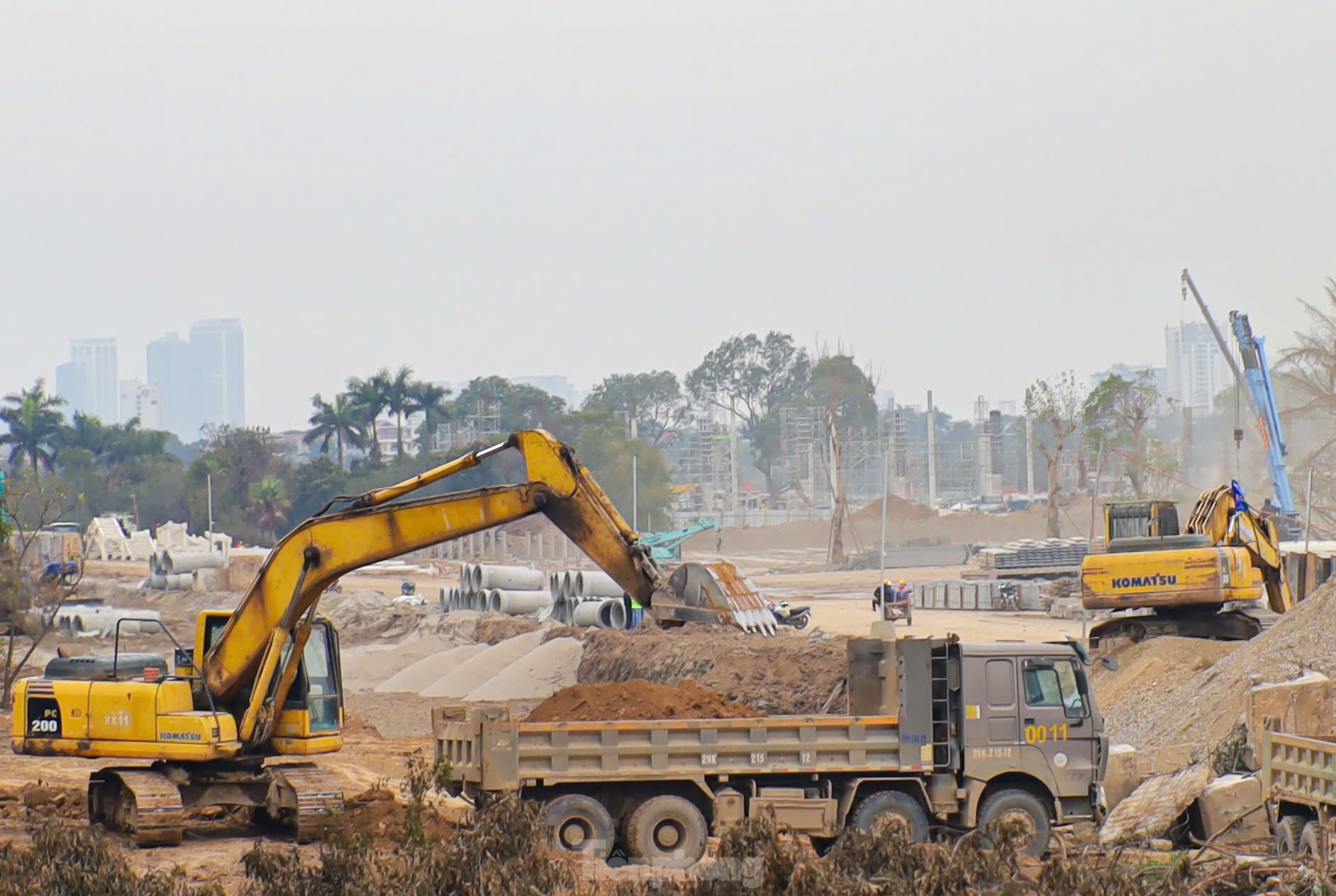 Trung tâm hội chợ Triển lãm Quốc gia hơn 7.000 tỷ đồng dần lộ hình hài- Ảnh 14.