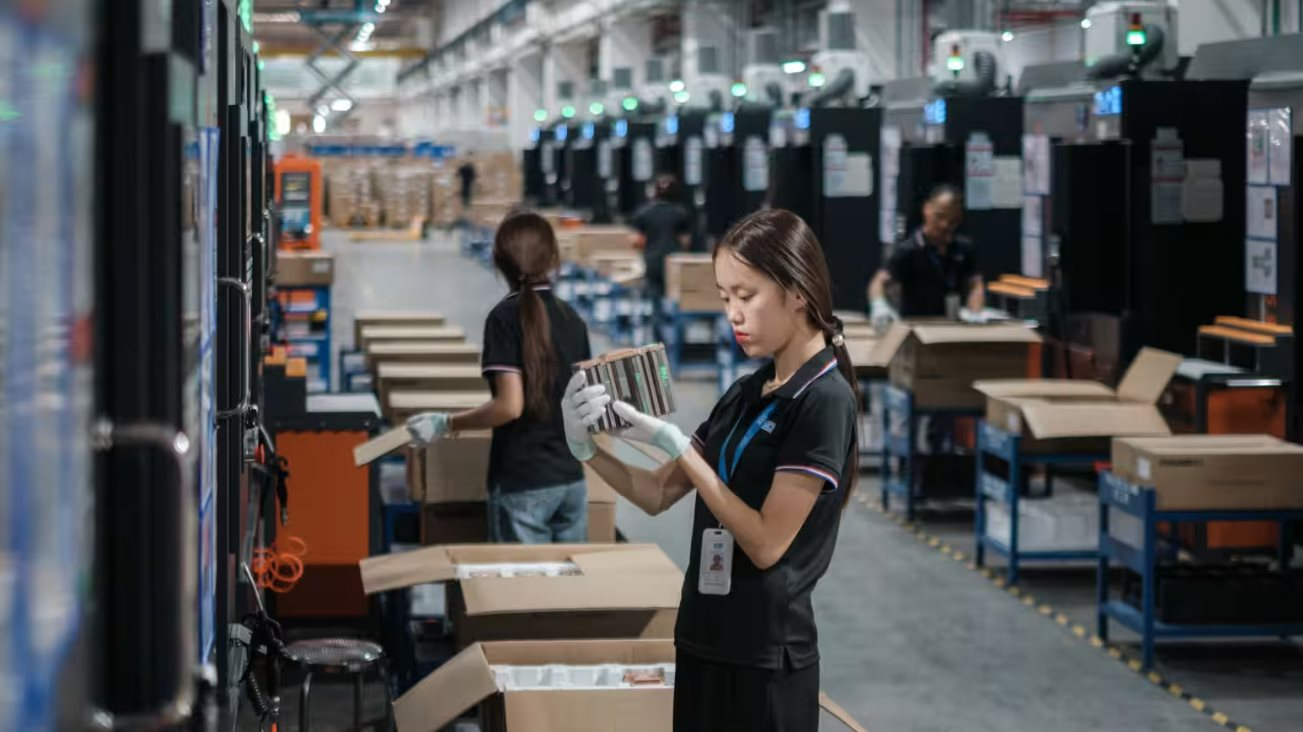 Tranh thủ 90 ngày Mỹ tạm hoãn thuế đối ứng, hàng loạt gã khổng lồ công nghệ gửi thư khẩn yêu cầu đối tác tại châu Á làm 'như thể không có ngày mai' để tích hàng- Ảnh 4.