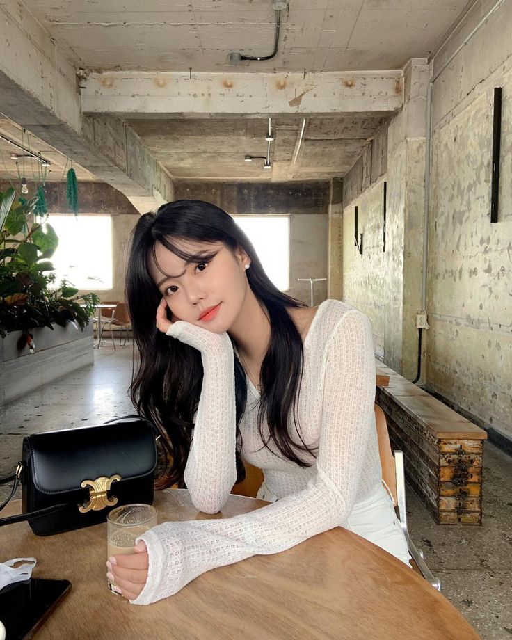 Đoạn chat của cặp vợ chồng khiến nhiều người xót xa: “Lương còn không đủ ăn, tiền đâu mà mua điều hòa…”- Ảnh 4.