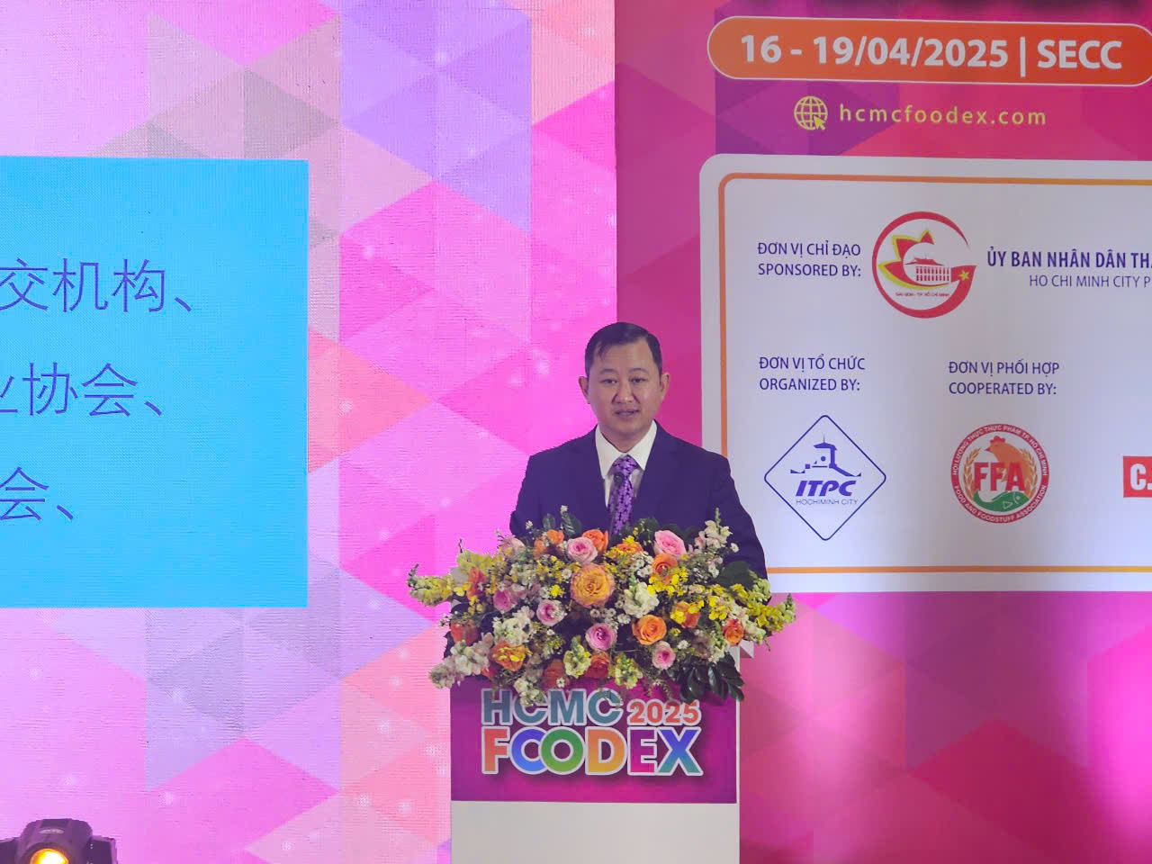 Sở An toàn Thực phẩm khẩn trương rà soát thị trường sữa TP HCM sau vụ sữa bột giả- Ảnh 2. Sở An toàn Thực phẩm khẩn trương rà soát thị trường sữa TP HCM sau vụ sữa bột giả- Ảnh 2.