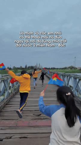 Cây cầu "dài nhất trong lịch sử" trở thành điểm đến hot dịp 30/4: Chúng ta chỉ mất 2 phút để chạy qua, nhưng ông cha ta mất đến 21 năm để nối liền đôi bờ Nam-Bắc!- Ảnh 7. Cây cầu "dài nhất trong lịch sử" trở thành điểm đến hot dịp 30/4: Chúng ta chỉ mất 2 phút để chạy qua, nhưng ông cha ta mất đến 21 năm để nối liền đôi bờ Nam-Bắc!- Ảnh 7.