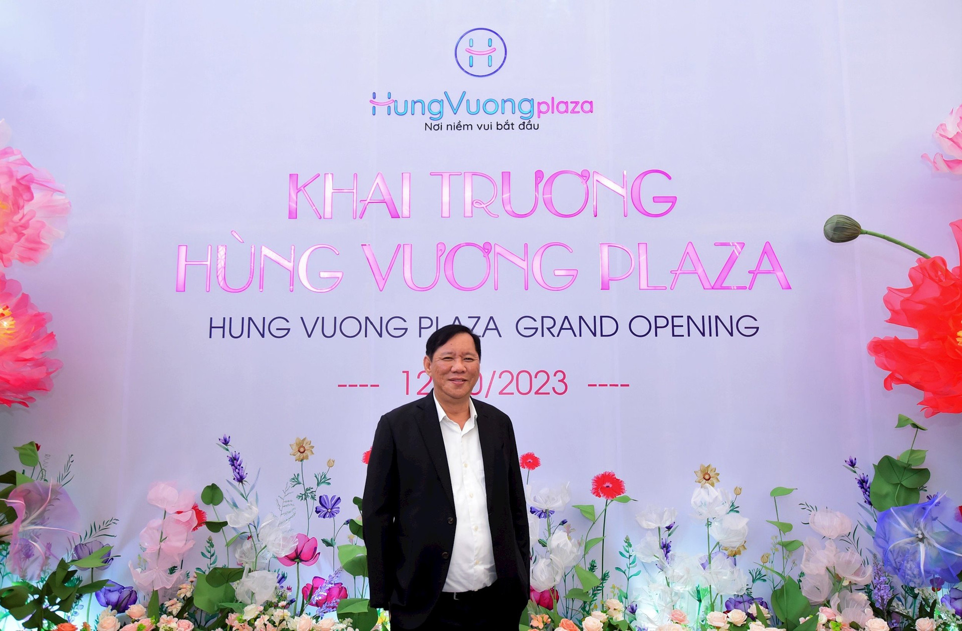 Ái nữ kín tiếng của ông chủ Vạn Hạnh Mall là ai?- Ảnh 1. Ái nữ kín tiếng của ông chủ Vạn Hạnh Mall là ai?- Ảnh 1.