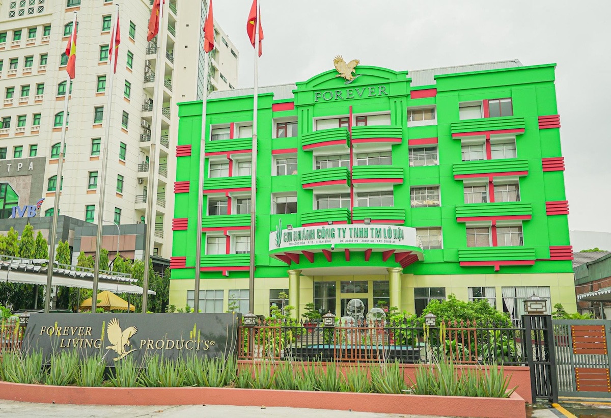 Những dấu hỏi lớn đằng sau sự hào nhoáng của vợ chồng "đại gia quận 7": Đế chế kinh doanh triệu đô hay chiêu trò đánh bóng tên tuổi?- Ảnh 2.