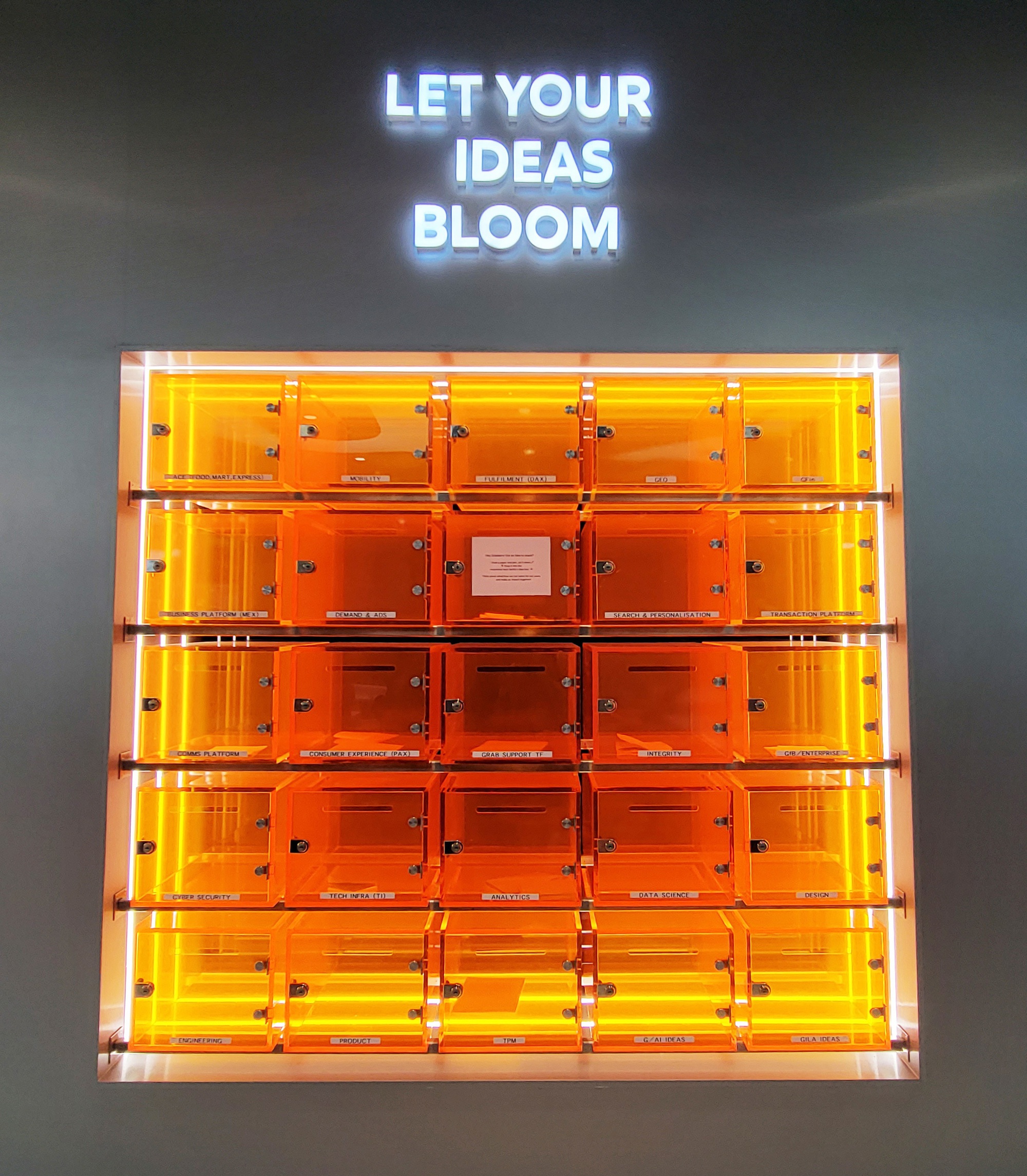 Bên trong trụ sở chính của Grab tại Singapore: Bố trí từ phòng gym, phòng karaoke đến 