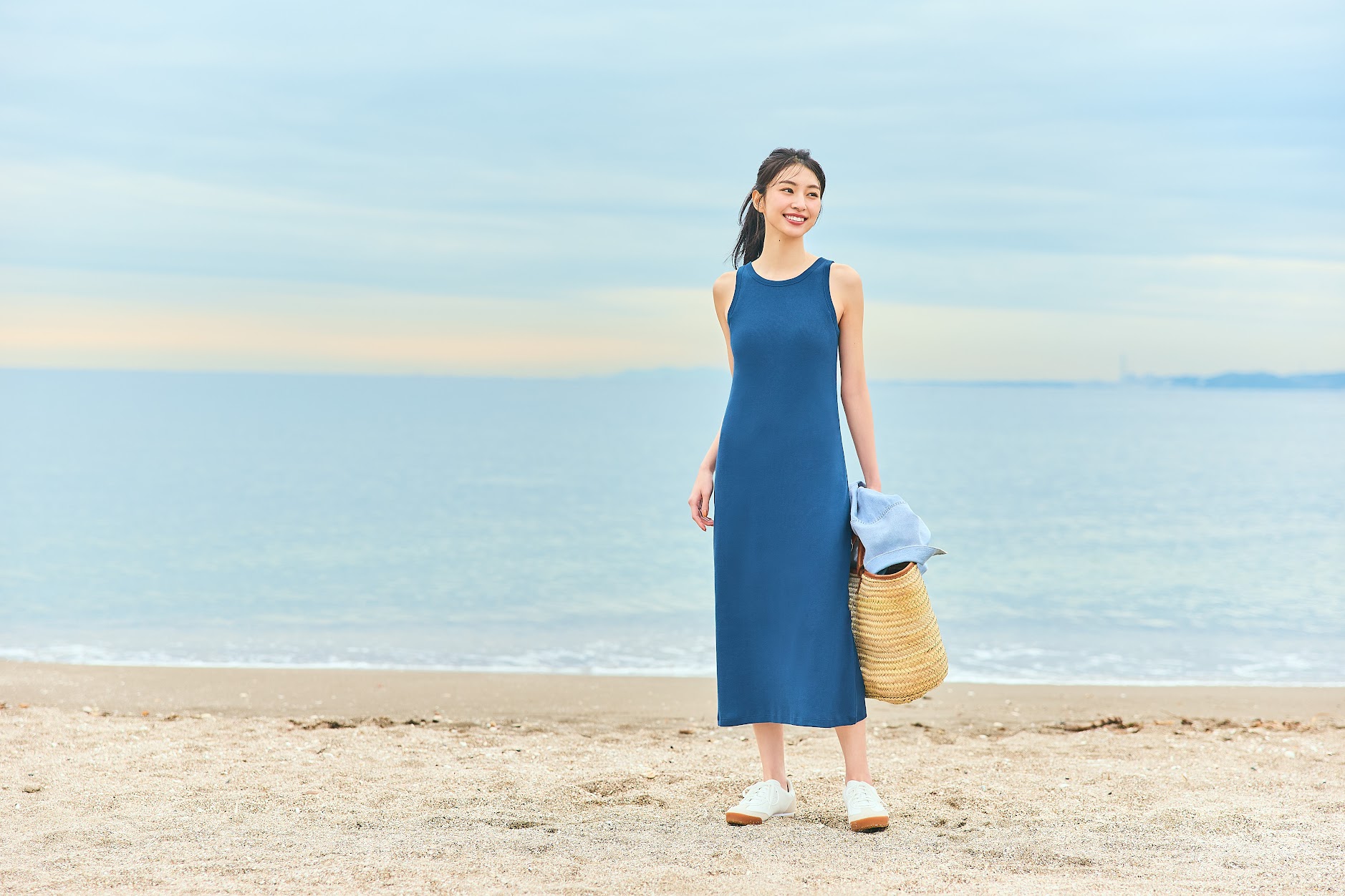 Giải mã Bra Top của Uniqlo: Từ chiếc áo dây cúp ngực có thể tháo rời đến biểu tượng vượt thoát khỏi những quy tắc nghiêm ngặt của thời trang- Ảnh 10. Giải mã Bra Top của Uniqlo: Từ chiếc áo dây cúp ngực có thể tháo rời đến biểu tượng vượt thoát khỏi những quy tắc nghiêm ngặt của thời trang- Ảnh 10.