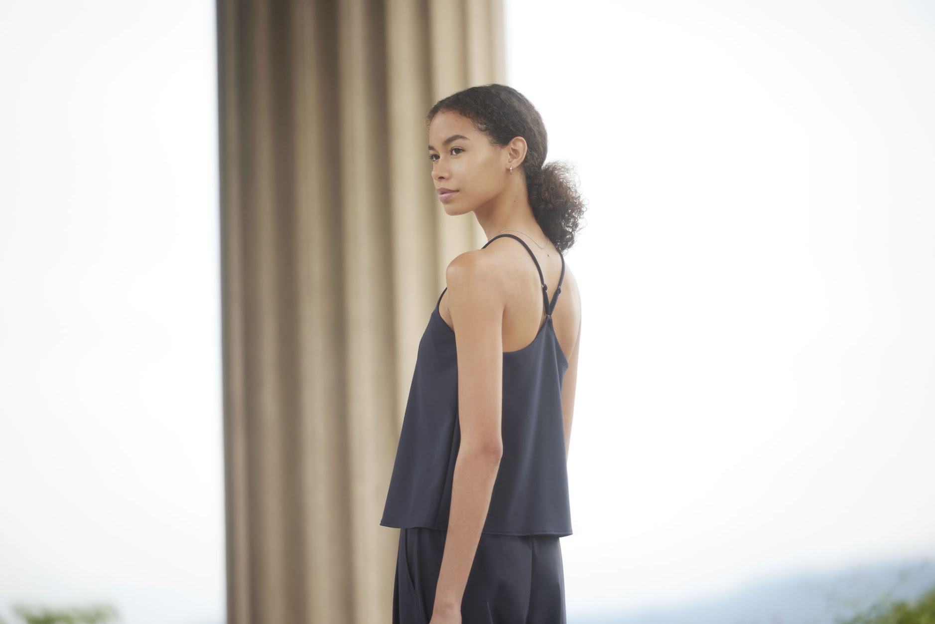 Giải mã Bra Top của Uniqlo: Từ chiếc áo dây cúp ngực có thể tháo rời đến biểu tượng vượt thoát khỏi những quy tắc nghiêm ngặt của thời trang- Ảnh 8. Giải mã Bra Top của Uniqlo: Từ chiếc áo dây cúp ngực có thể tháo rời đến biểu tượng vượt thoát khỏi những quy tắc nghiêm ngặt của thời trang- Ảnh 8.