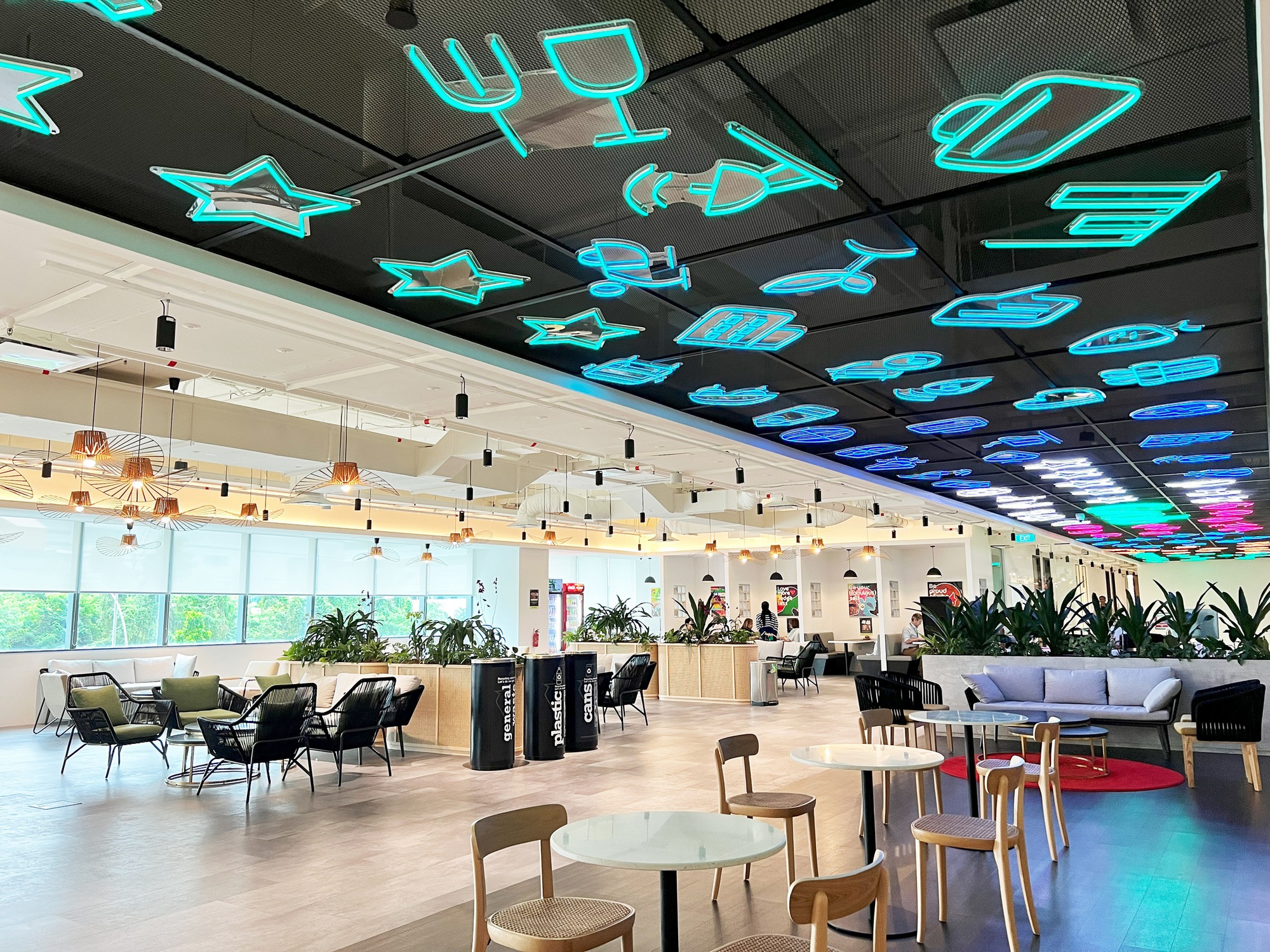 Bên trong trụ sở chính của Grab tại Singapore: Bố trí từ phòng gym, phòng karaoke đến 