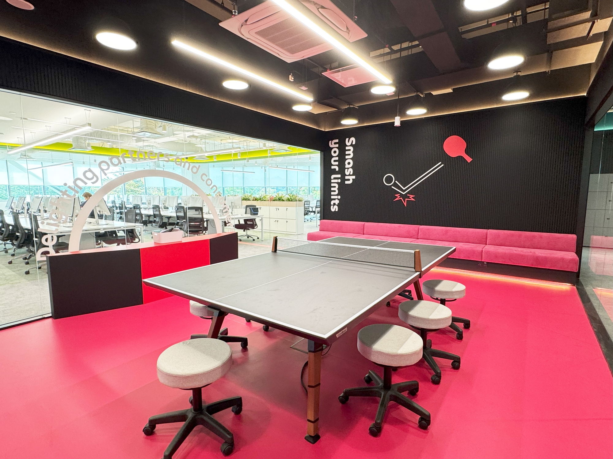 Bên trong trụ sở chính của Grab tại Singapore: Bố trí từ phòng gym, phòng karaoke đến 