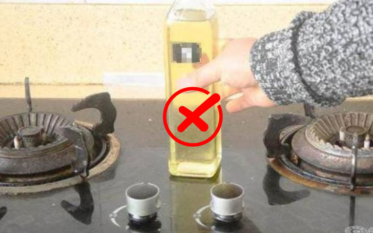 Dầu ăn để sai chỗ, nhà bếp hóa "bom hẹn giờ", sửa gấp 5 sai lầm trước khi điều xấu xảy ra!- Ảnh 1. Dầu ăn để sai chỗ, nhà bếp hóa "bom hẹn giờ", sửa gấp 5 sai lầm trước khi điều xấu xảy ra!- Ảnh 1.