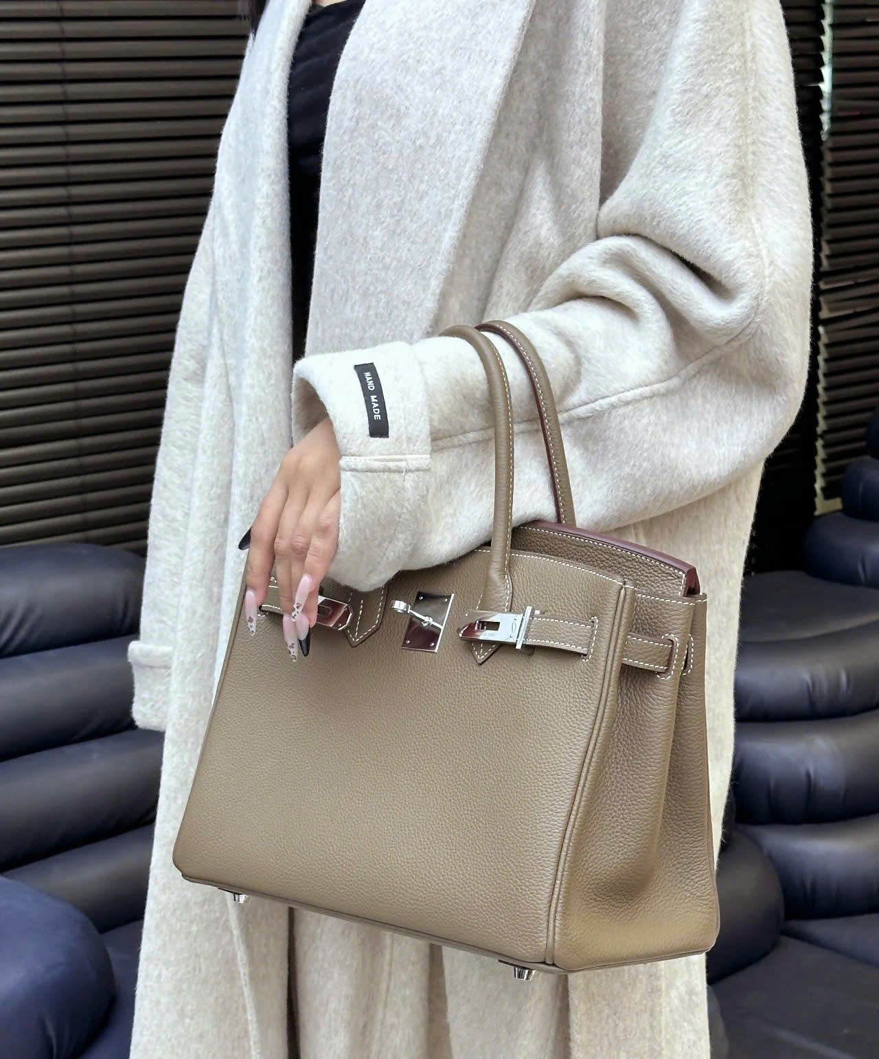 Các “pháp sư Trung Hoa” bán Hermès Birkin chỉ 42 triệu đồng với cam đoan "y hãng": Tin được không?- Ảnh 12. Các “pháp sư Trung Hoa” bán Hermès Birkin chỉ 42 triệu đồng với cam đoan "y hãng": Tin được không?- Ảnh 12.