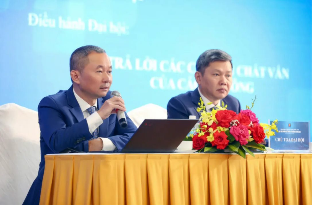 Tổng công ty Hóa dầu Petrolimex đặt kế hoạch lợi nhuận năm 2025 cao gấp đôi, cổ tức tối thiểu 12%- Ảnh 1. Tổng công ty Hóa dầu Petrolimex đặt kế hoạch lợi nhuận năm 2025 cao gấp đôi, cổ tức tối thiểu 12%- Ảnh 1.