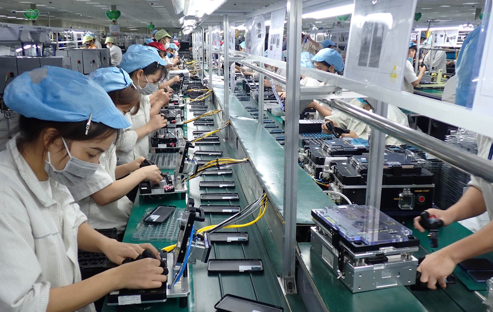 Miễn thuế hàng nhập khẩu dưới 1 triệu trên TMĐT: Thị trường nội có đáng lo?- Ảnh 1.