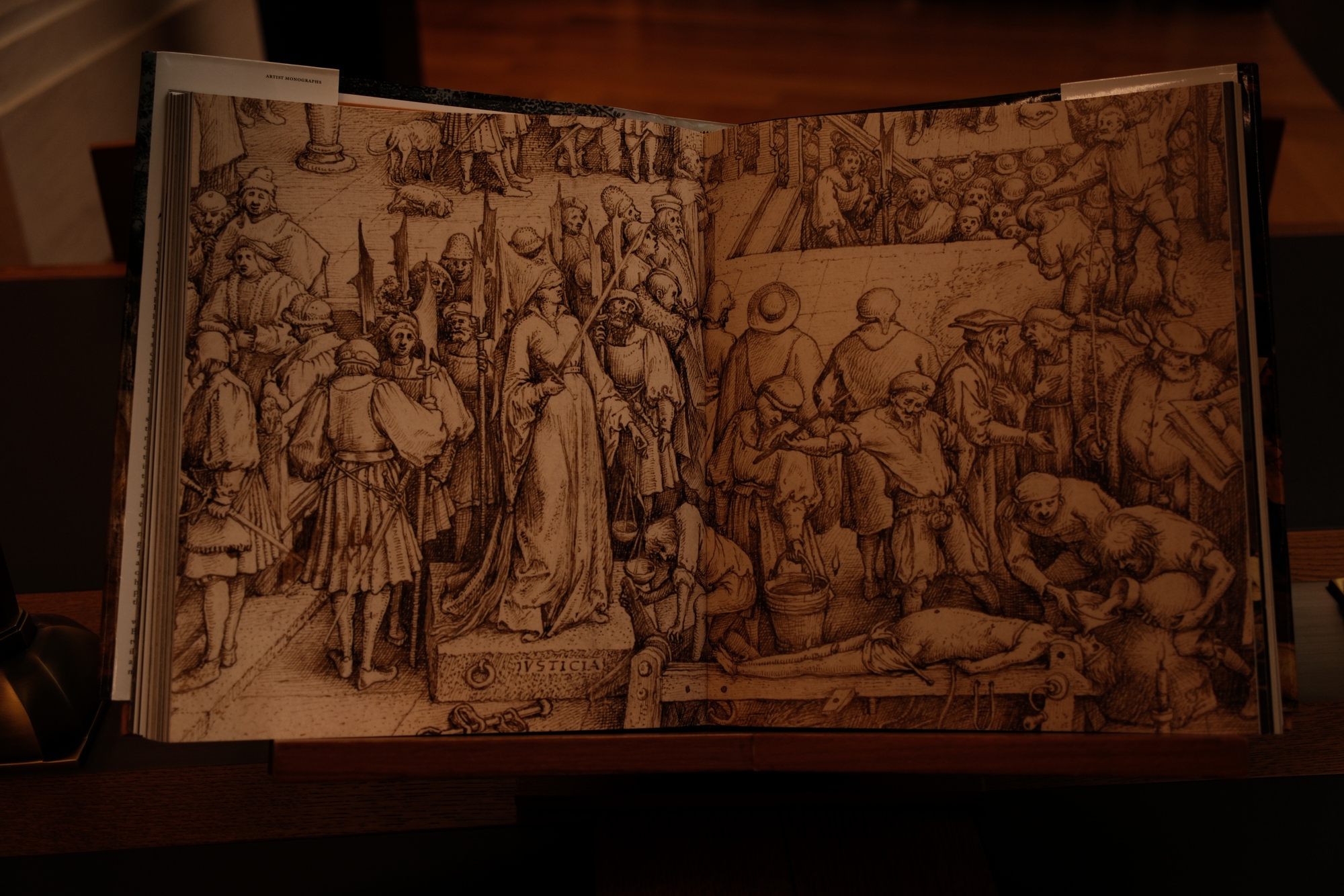 Choáng ngợp thư viện Huawei ở Quảng Đông: Lưu giữ 90.000 đầu sách với 110.000 cuốn, tinh tuyển từ hơn 20.000 nhà xuất bản trên toàn thế giới, bao quát tới 20 ngôn ngữ- Ảnh 8.