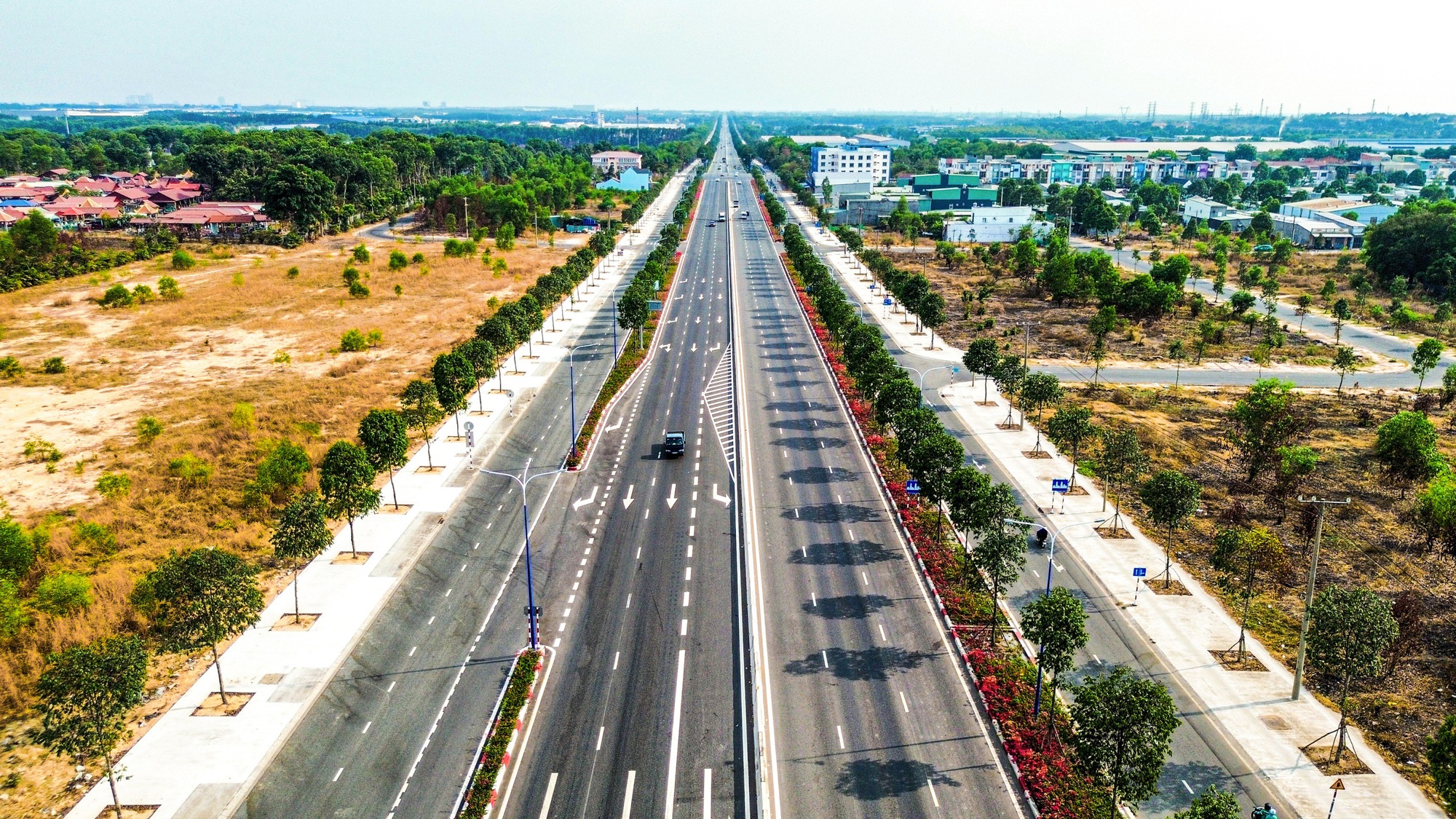 Đường tỉnh “độc lạ Bình Dương” rộng 10 làn xe, đang được đề xuất làm 6 hầm chui trị giá 5.000 tỷ đồng- Ảnh 7.