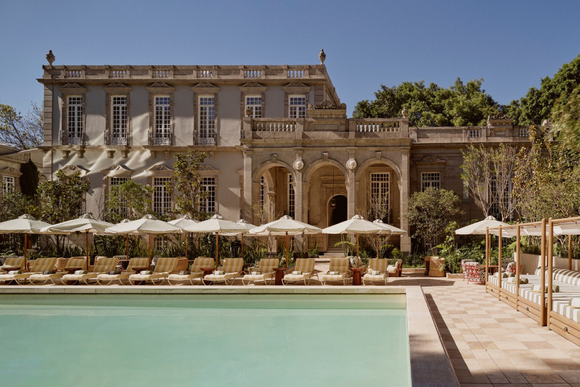 Giải mã Private Club: Xa xỉ hơn cả du thuyền, chuyên cơ riêng, biệt thự ven biển… người giàu sang đích thực đều khao khát sở hữu tấm thẻ thành viên này!- Ảnh 1.