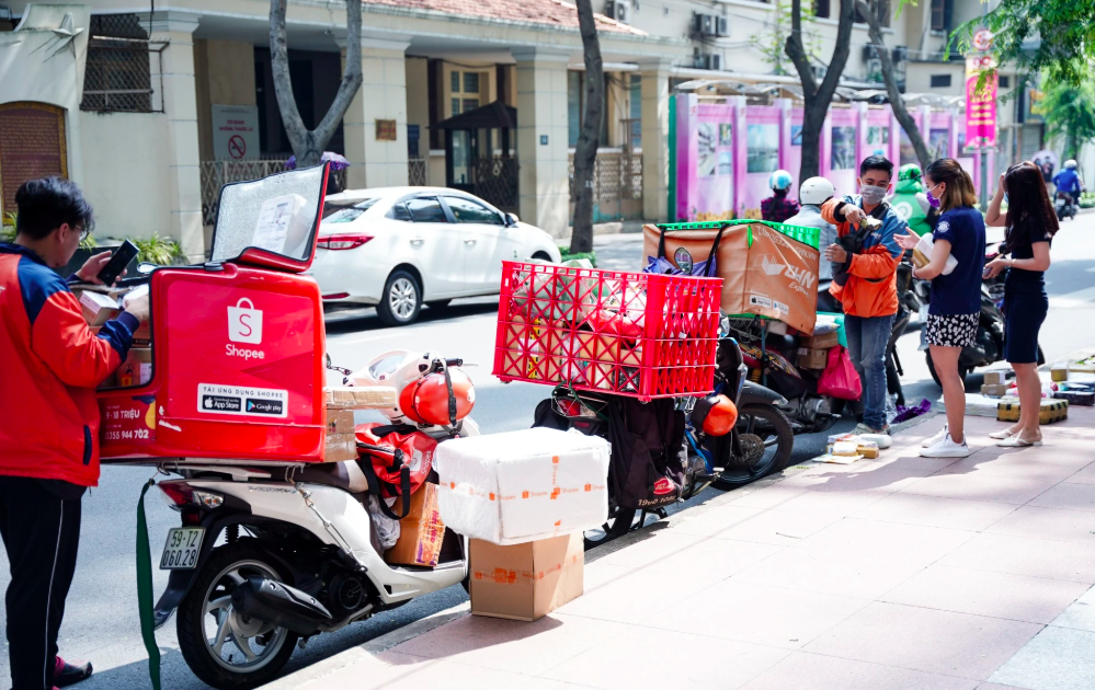 Các sàn thương mại điện tử Việt “nuông chiều” khách bằng freeship- Ảnh 2. Các sàn thương mại điện tử Việt “nuông chiều” khách bằng freeship- Ảnh 2.