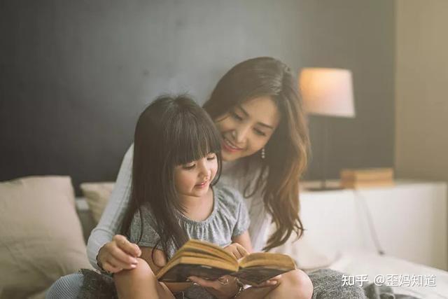 Cha mẹ càng nói ít, con càng trưởng thành: Sức mạnh thầm lặng giúp trẻ tự lập và xuất sắc hơn mỗi ngày- Ảnh 2.