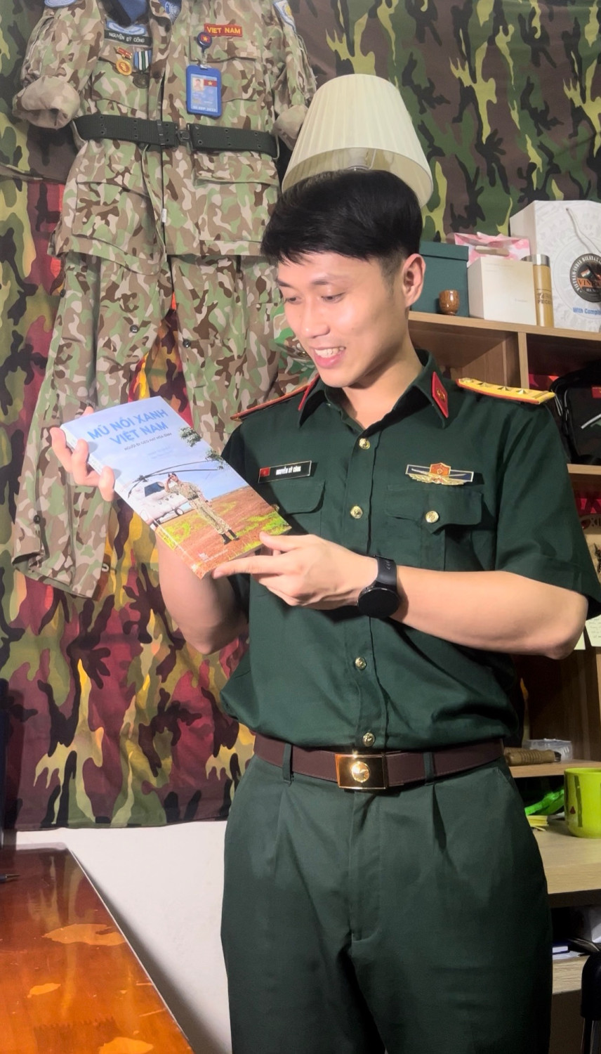 Chàng quân nhân mũ nồi xanh gìn giữ hòa bình ở châu Phi gây sốt MXH: Đừng gọi tôi là hậu duệ mặt trời, chúng tôi là bộ đội cụ Hồ thời đại mới!- Ảnh 9. Chàng quân nhân mũ nồi xanh gìn giữ hòa bình ở châu Phi gây sốt MXH: Đừng gọi tôi là hậu duệ mặt trời, chúng tôi là bộ đội cụ Hồ thời đại mới!- Ảnh 9.