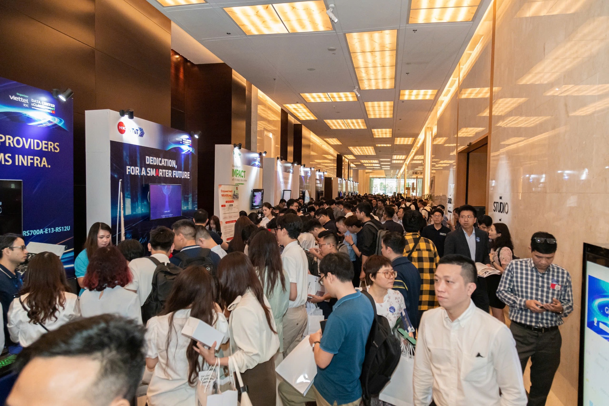 Chuyên gia từ Malaysia cảnh báo khi 60% tổ chức tại Việt Nam thiếu chiến lược bảo mật đám mây: “Chúng tôi không thể xây nhà trên nền đất chưa được khảo sát kỹ lưỡng”- Ảnh 2. Chuyên gia từ Malaysia cảnh báo khi 60% tổ chức tại Việt Nam thiếu chiến lược bảo mật đám mây: “Chúng tôi không thể xây nhà trên nền đất chưa được khảo sát kỹ lưỡng”- Ảnh 2.