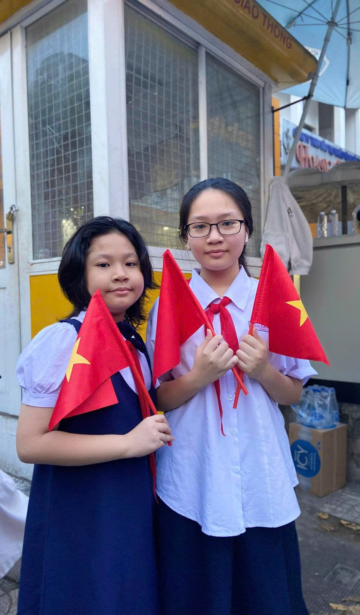 5h sáng háo hức theo bố mẹ vượt đường xa: 5h sáng háo hức theo bố mẹ vượt đường xa: