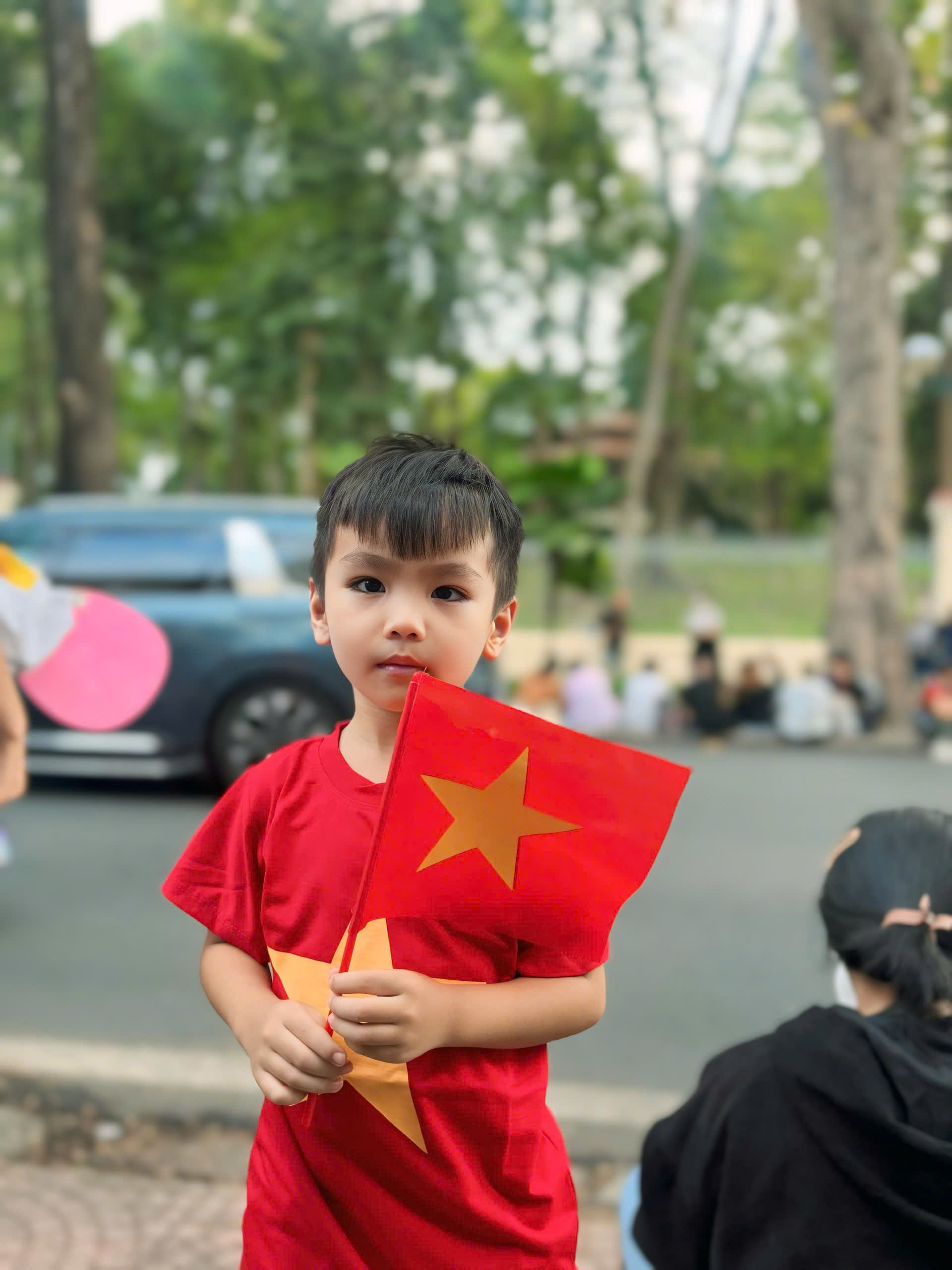 5h sáng háo hức theo bố mẹ vượt đường xa: 5h sáng háo hức theo bố mẹ vượt đường xa: