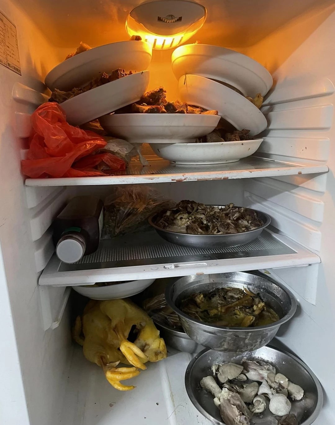 Nhiều người Việt bảo quản thực phẩm "sai rất sai", biến tủ lạnh thành ổ vi khuẩn, hại cả nhà- Ảnh 4. Nhiều người Việt bảo quản thực phẩm "sai rất sai", biến tủ lạnh thành ổ vi khuẩn, hại cả nhà- Ảnh 4.