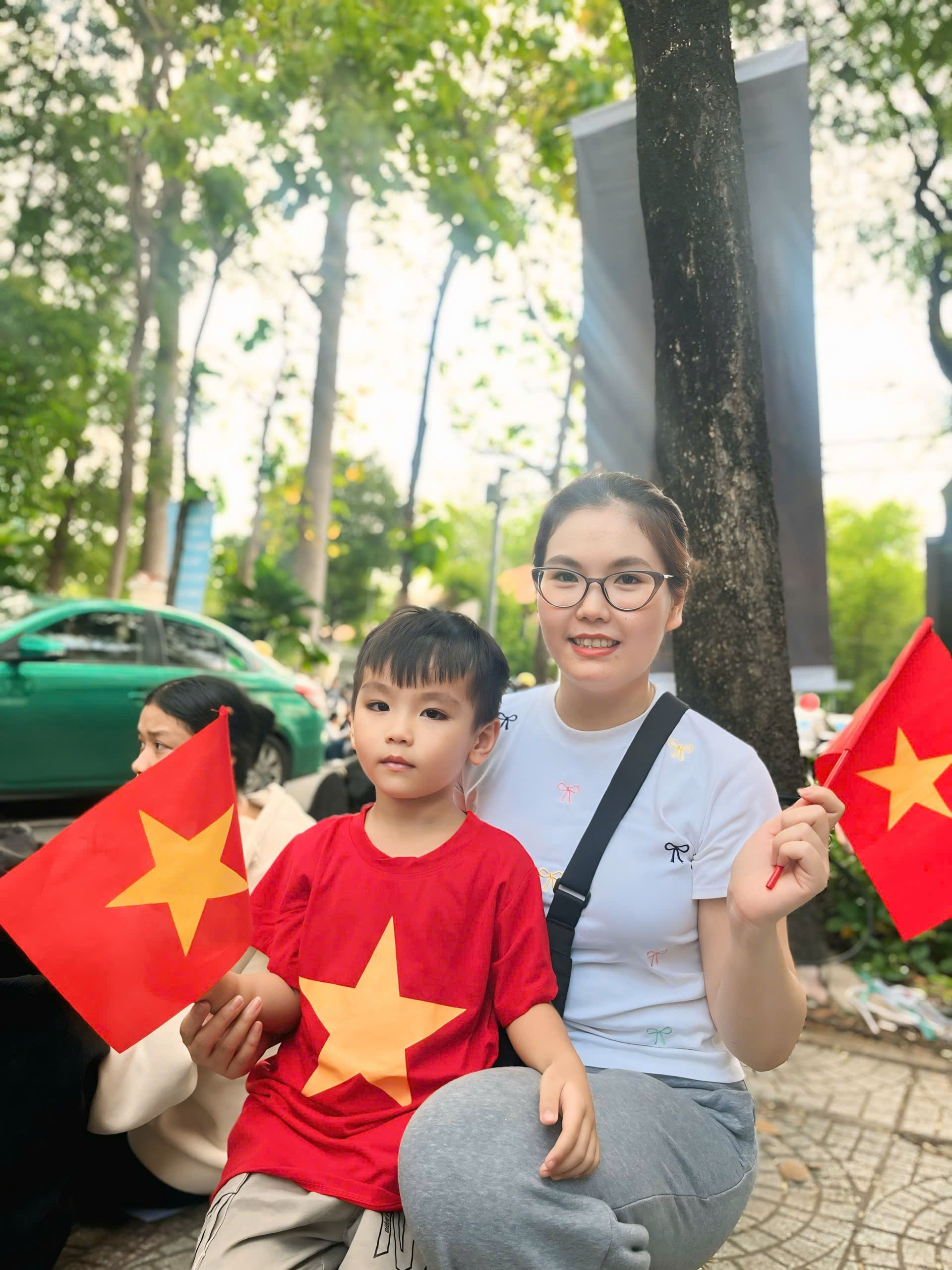 5h sáng háo hức theo bố mẹ vượt đường xa: 5h sáng háo hức theo bố mẹ vượt đường xa: