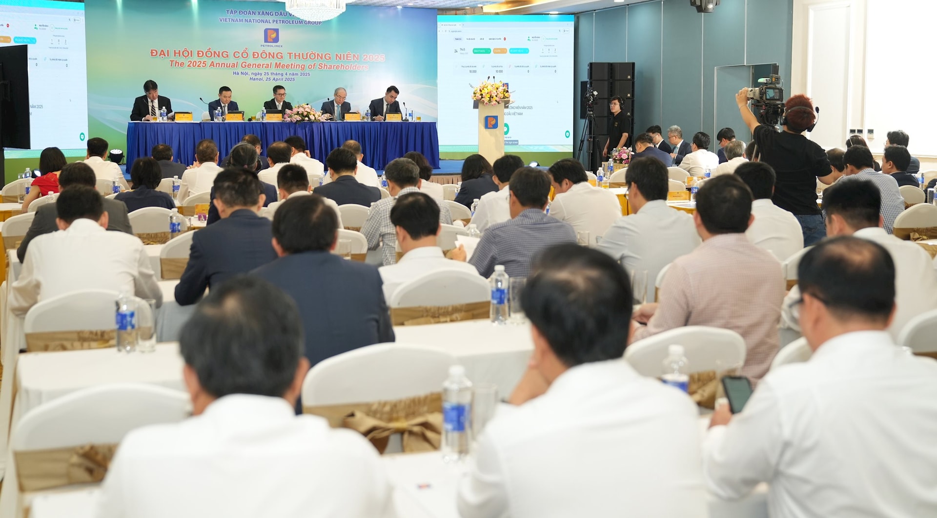 ĐHCĐ Petrolimex: Doanh thu mất 1.000 tỷ đồng sau biến động giá dầu, cơ hội mở rộng mạng lưới bán lẻ từ việc sáp nhập tỉnh, thành- Ảnh 1.