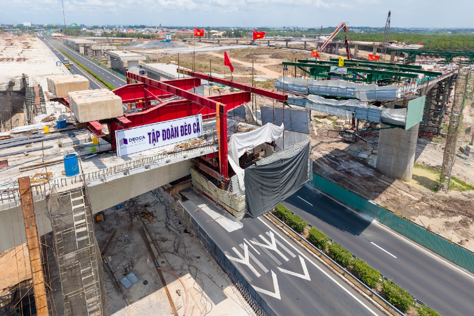 Ngắm tuyến đường hơn 2.600 tỷ, kết nối sân bay 16 tỷ USD sắp thông xe- Ảnh 13.