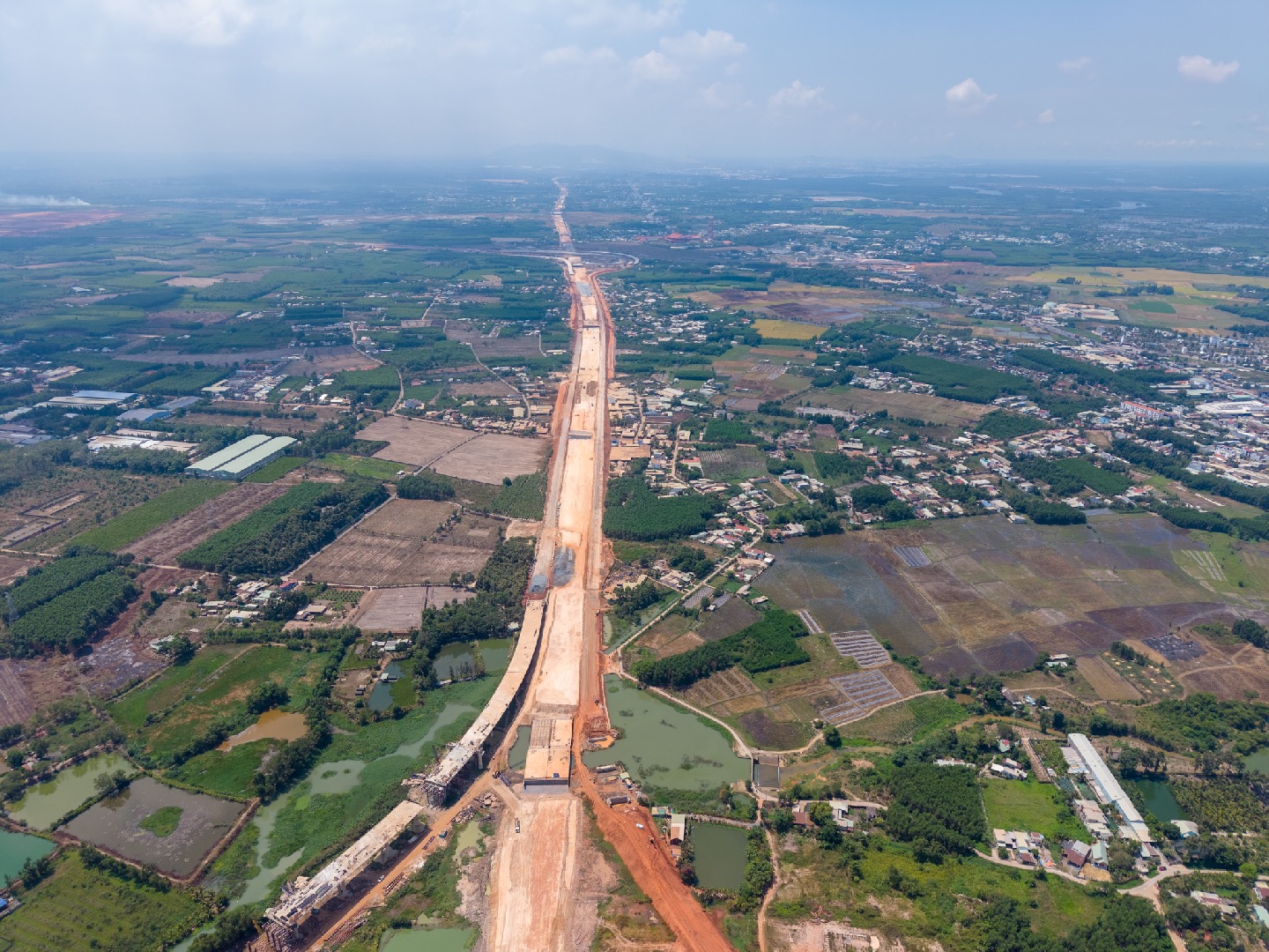 Ngắm tuyến đường hơn 2.600 tỷ, kết nối sân bay 16 tỷ USD sắp thông xe- Ảnh 11.