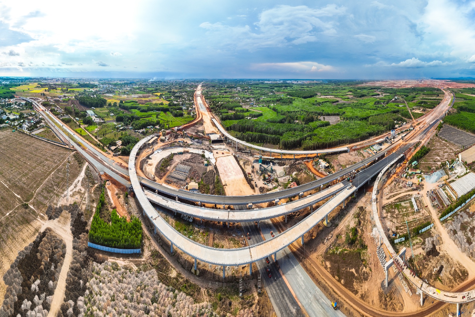 Ngắm tuyến đường hơn 2.600 tỷ, kết nối sân bay 16 tỷ USD sắp thông xe- Ảnh 12.