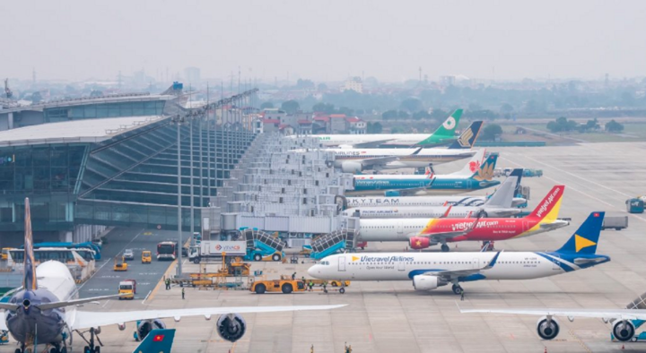 Hàng không dự kiến đón 2,4 triệu khách cao điểm 30/4-1/5- Ảnh 2.