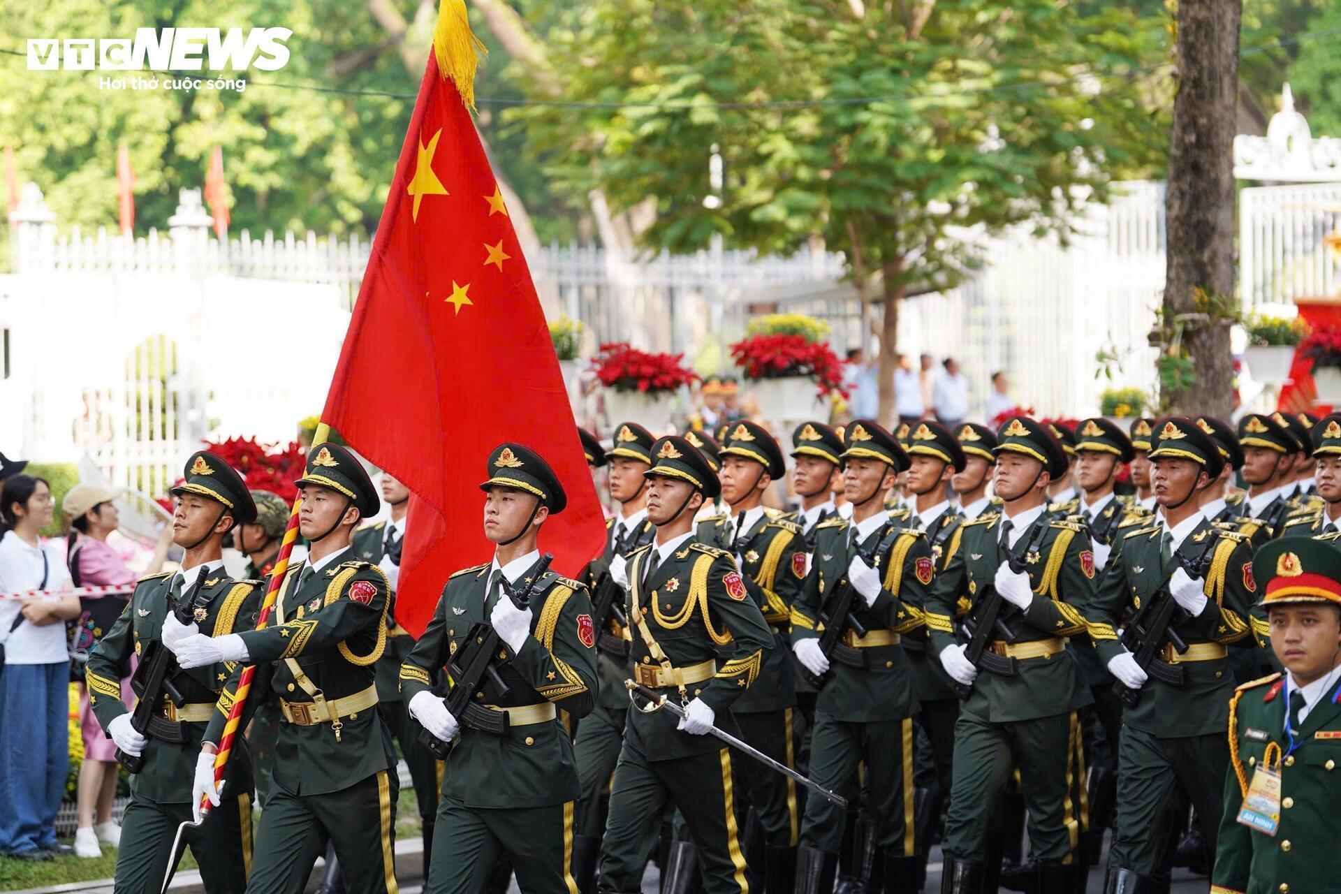 Toàn cảnh tổng duyệt diễu binh, diễu hành kỷ niệm 50 năm Giải phóng miền Nam- Ảnh 20.